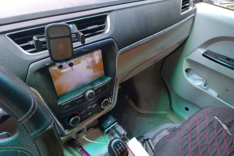 Used Jinbei New Hiace X30L 2021 1.5L Business Central Air-Conditioned Coach China VI Standard SWC15M Audio And AC Panel