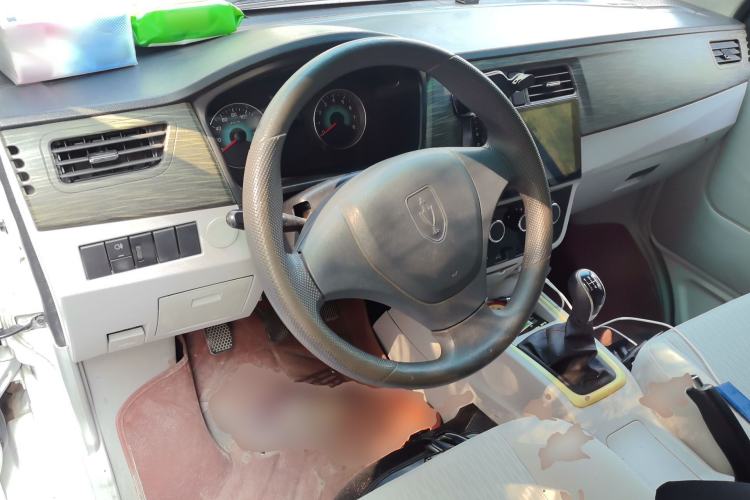 Used Jinbei New Hiace X30L 2021 1.5L Wealth Central Air Conditioning Edition Van China VI Standard SWC15M Center Console