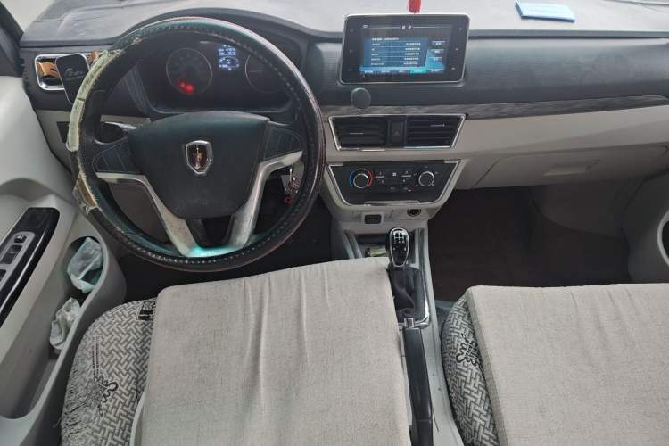 Used Jinbei New Hiace X30L 2021 1.5L Wealth Central Air Conditioning Edition Van China VI Standard SWC15M Center Console