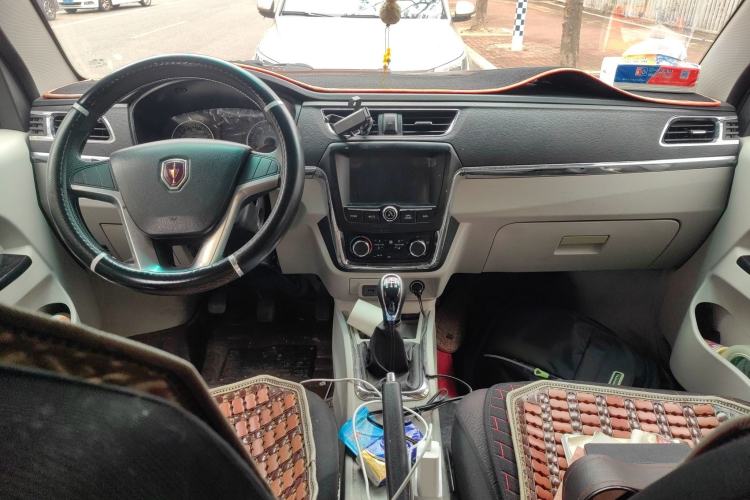 Used Jinbei New Hiace X30L 2021 1.5L Business Central Air-Conditioned Coach China VI Standard SWC15M Center Console