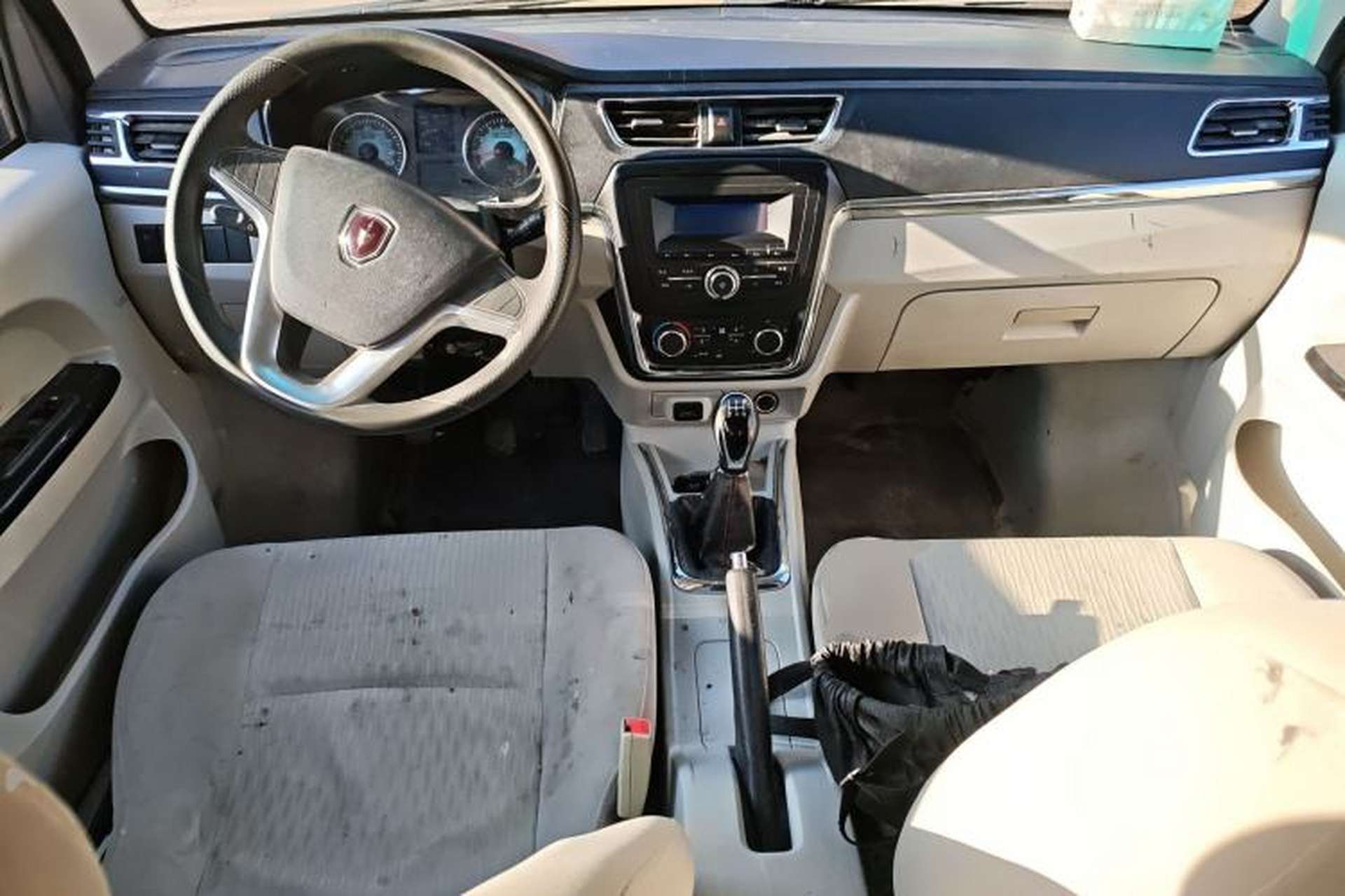 Used Jinbei New Hiace X30L 2021 1.5L Wealth Central Air Conditioning Version Coach China VI Standard SWC15M Center Console