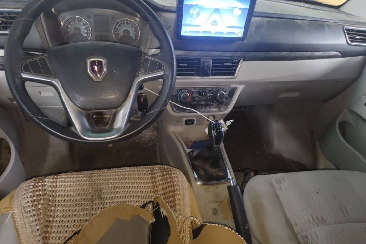 Used Jinbei New Hiace X30L 2021 1.5L Wealth Central Air Conditioning Edition Van China VI Standard SWC15M Center Console