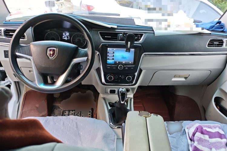 Used Jinbei New Hiace X30L 2021 1.5L Business Central Air-Conditioned Coach China VI Standard SWC15M Center Console