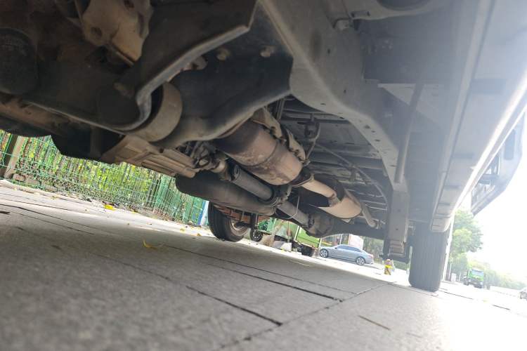 Used Jinbei New Hiace X30L 2021 1.5L Business Central Air-Conditioned Coach China VI Standard SWC15M Chassis Front Left