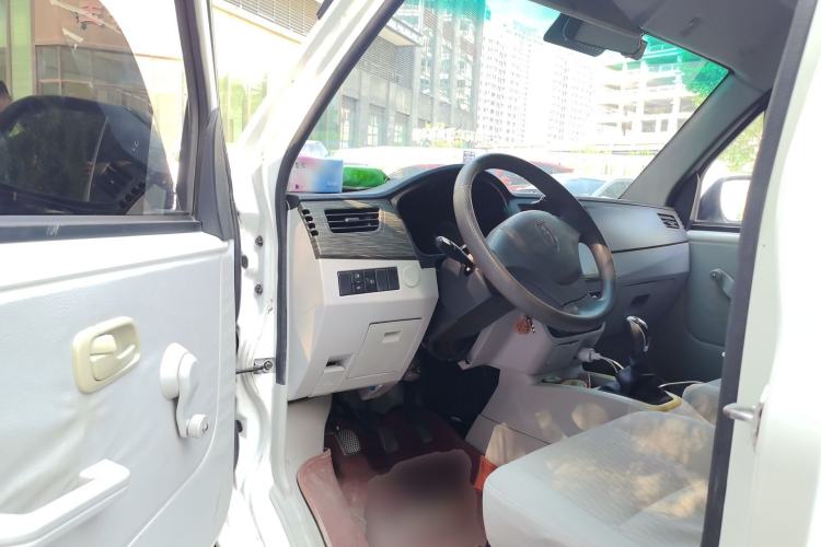 Used Jinbei New Hiace X30L 2021 1.5L Wealth Central Air Conditioning Edition Van China VI Standard SWC15M Driver Seat