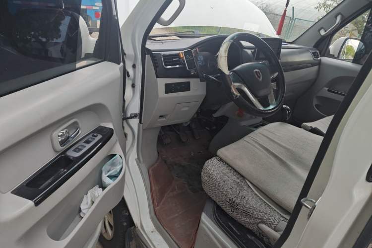 Used Jinbei New Hiace X30L 2021 1.5L Wealth Central Air Conditioning Edition Van China VI Standard SWC15M Driver Seat