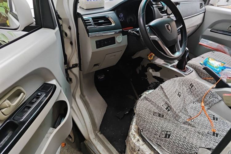 Used Jinbei New Hiace X30L 2021 1.5L Wealth Central Air Conditioning Edition Van China VI Standard SWC15M Driver Seat