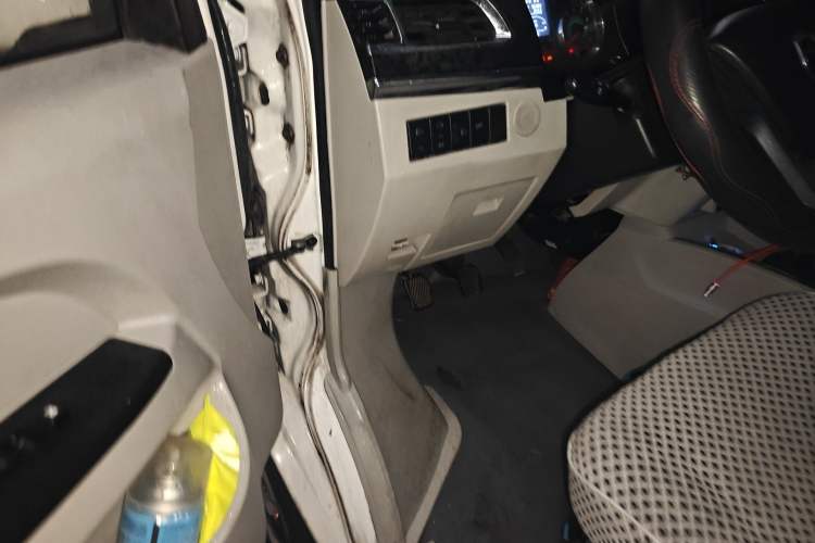 Used Jinbei New Hiace X30L 2021 1.5L Wealth Central Air Conditioning Edition Van China VI Standard SWC15M Driver Seat