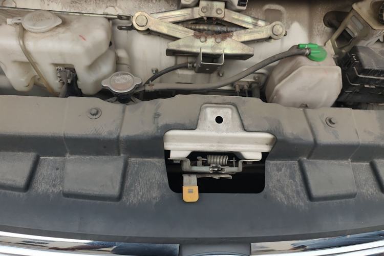 Used Jinbei New Hiace X30L  Engine Bay