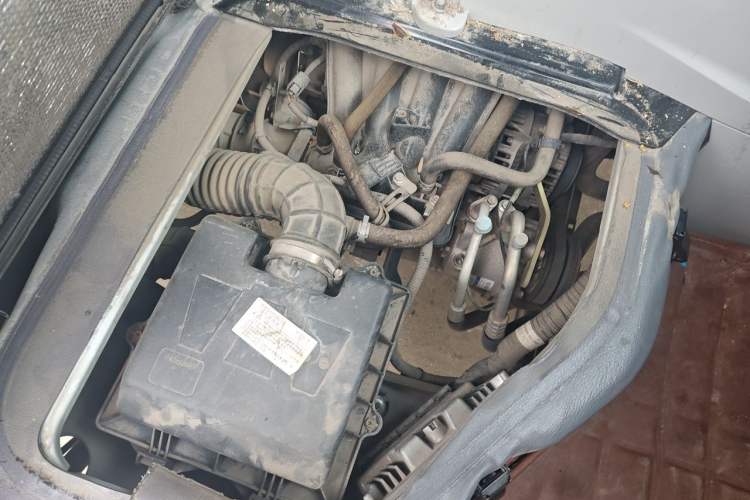 Used Jinbei New Hiace X30L 2021 1.5L Wealth Central Air Conditioning Edition Van China VI Standard SWC15M Engine Bay