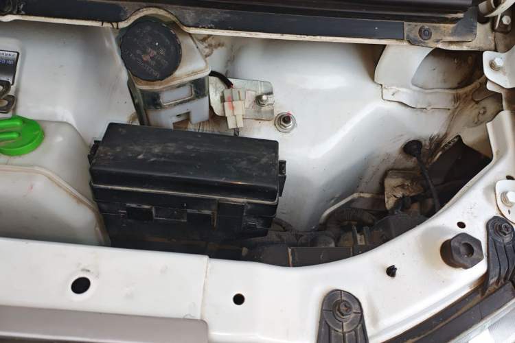 Used Jinbei New Hiace X30L 2021 1.5L Business Central Air-Conditioned Coach China VI Standard SWC15M Engine Bay Left
