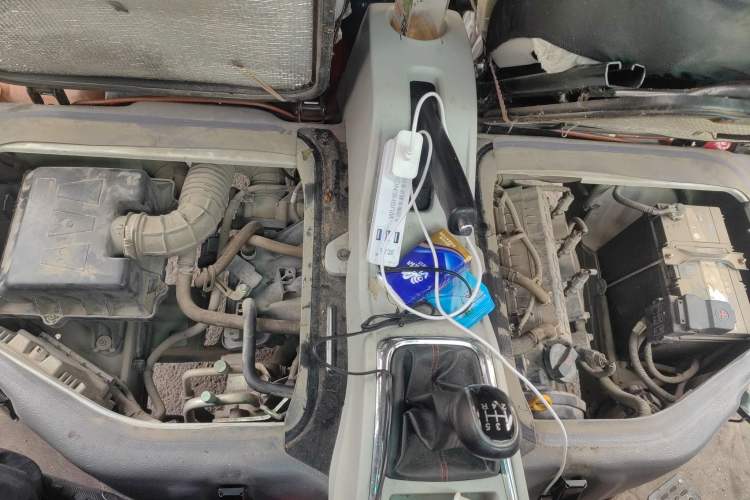 Used Jinbei New Hiace X30L 2021 1.5L Business Central Air-Conditioned Coach China VI Standard SWC15M Engine Bay
