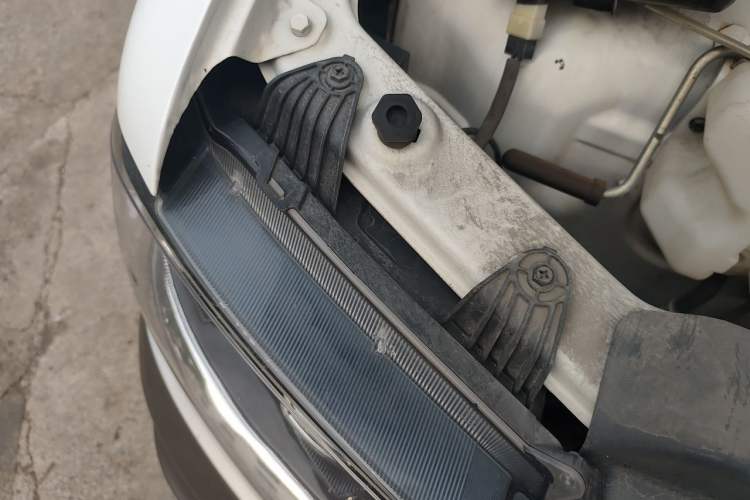 Used Jinbei New Hiace X30L  Engine Bay Right