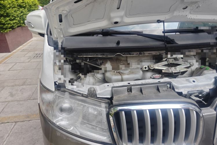 Used Jinbei New Hiace X30L 2021 1.5L Business Van Non-Air-Conditioned Version China VI Standard SWC15M Engine Bay Right
