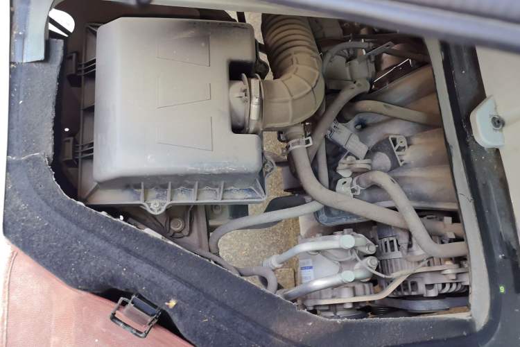Used Jinbei New Hiace X30L 2021 1.5L Wealth Central Air Conditioning Edition Van China VI Standard SWC15M Engine Bay Right