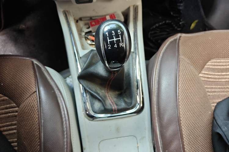 Used Jinbei New Hiace X30L 2021 1.5L Business Van Non-Air-Conditioned Version China VI Standard SWC15M Gear Lever