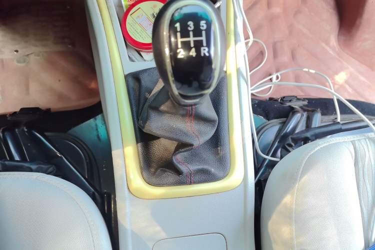 Used Jinbei New Hiace X30L 2021 1.5L Wealth Central Air Conditioning Edition Van China VI Standard SWC15M Gear Lever