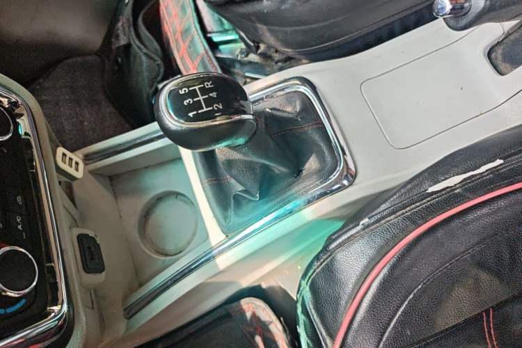 Used Jinbei New Hiace X30L 2021 1.5L Wealth Central Air Conditioning Version Coach China VI Standard SWC15M Gear Lever