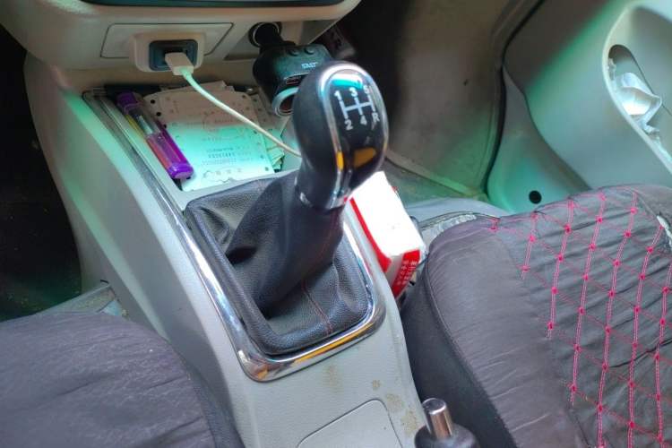Used Jinbei New Hiace X30L 2021 1.5L Business Central Air-Conditioned Coach China VI Standard SWC15M Gear Lever