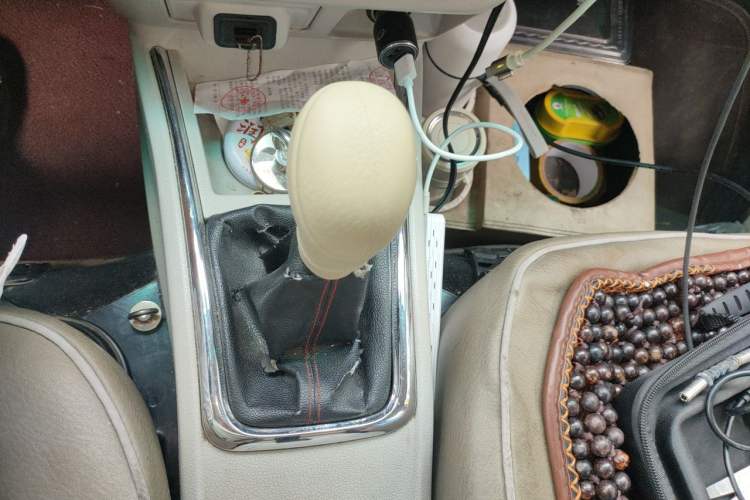 Used Jinbei New Hiace X30L 2021 1.5L Business Central Air-Conditioned Coach China VI Standard SWC15M Gear Lever