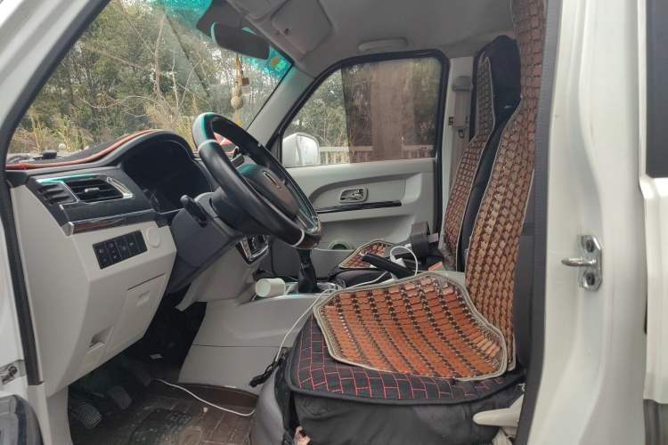 Used Jinbei New Hiace X30L 2021 1.5L Business Central Air-Conditioned Coach China VI Standard SWC15M Left Front Seat