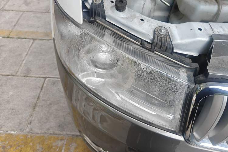 Used Jinbei New Hiace X30L 2021 1.5L Business Van Non-Air-Conditioned Version China VI Standard SWC15M Right Front Headlight