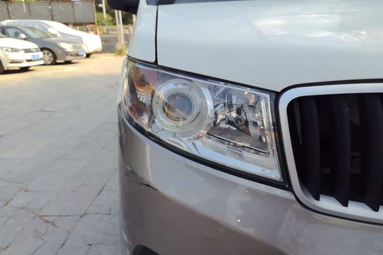 Used Jinbei New Hiace X30L 2021 1.5L Wealth Central Air Conditioning Edition Van China VI Standard SWC15M Right Front Headlight