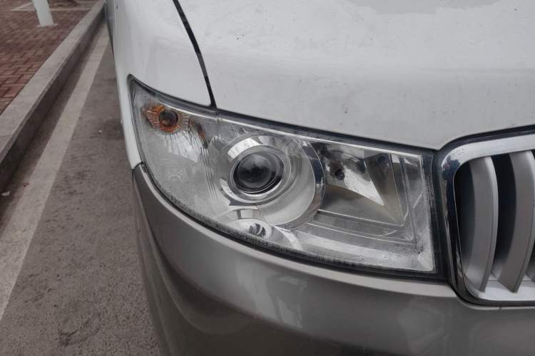Used Jinbei New Hiace X30L 2021 1.5L Business Central Air-Conditioned Coach China VI Standard SWC15M Right Front Headlight