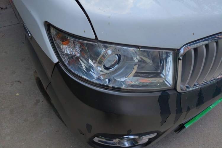 Used Jinbei New Hiace X30L 2021 1.5L Business Central Air-Conditioned Coach China VI Standard SWC15M Right Front Headlight