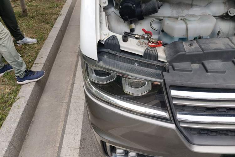 Used Jinbei New Hiace X30L 2021 1.5L Business Central Air-Conditioned Coach China VI Standard SWC15M Right Front Headlight
