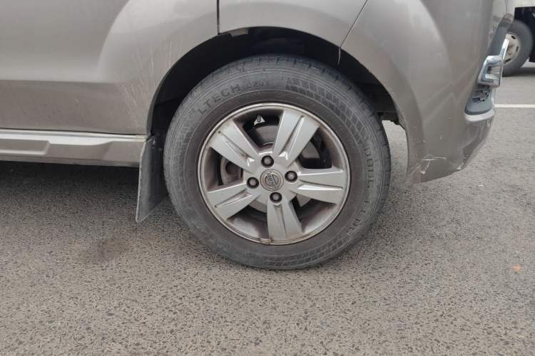 Used Jinbei New Hiace X30L 2021 1.5L Business Central Air-Conditioned Coach China VI Standard SWC15M Right Front Wheel Hub