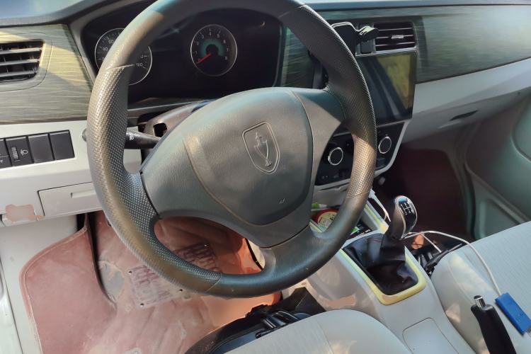 Used Jinbei New Hiace X30L 2021 1.5L Wealth Central Air Conditioning Edition Van China VI Standard SWC15M Steering Wheel