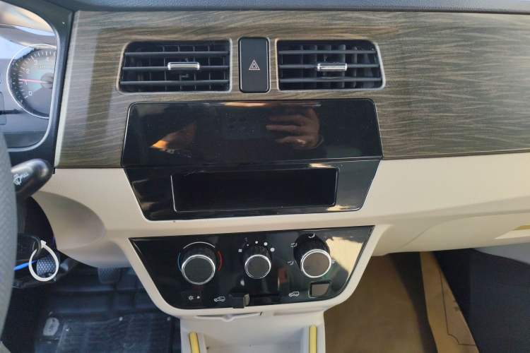 Used Jinbei New Hiace X30L 2021 1.5L Wealth Van Non-Air-Conditioned Version China VI Standard SWC15M Audio And AC Panel