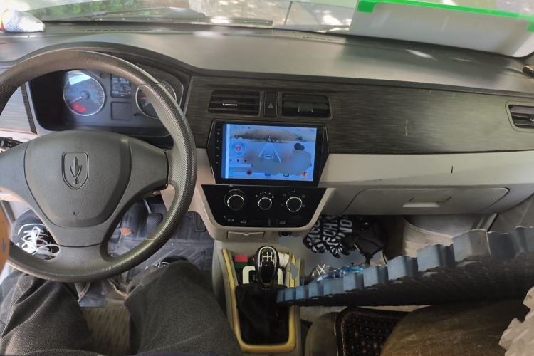Used Jinbei New Hiace X30L 2021 1.5L Wealth Van Non-Air-Conditioned Version China VI Standard SWC15M Center Console