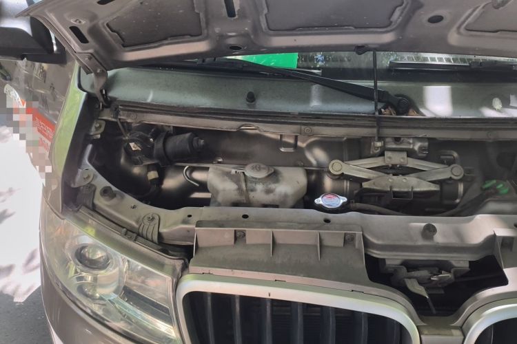 Used Jinbei New Hiace X30L 2021 1.5L Wealth Van Non-Air-Conditioned Version China VI Standard SWC15M Engine Bay Right