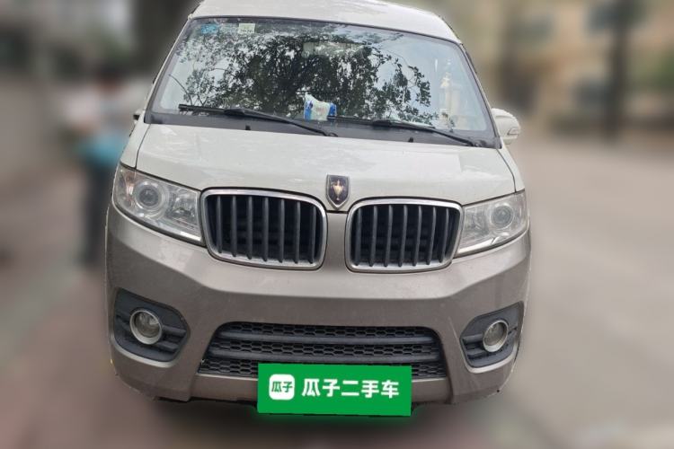 Used Jinbei New Hiace X30L 2021 1.5L Business Central Air-Conditioned Van China VI Standard SWC15M Front
