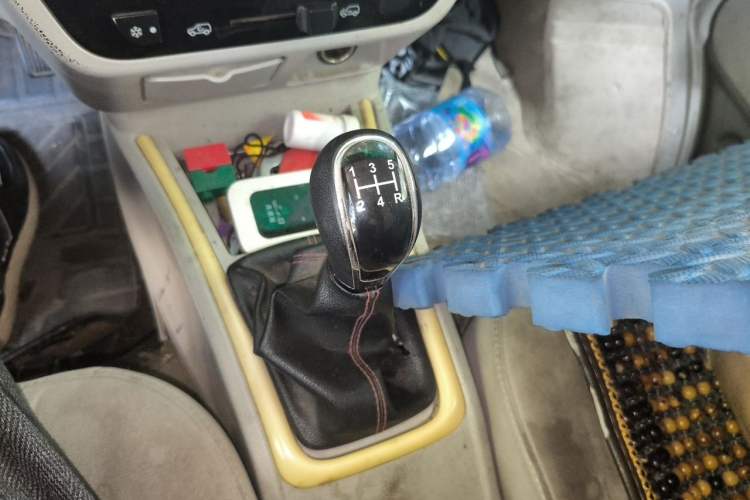 Used Jinbei New Hiace X30L 2021 1.5L Wealth Van Non-Air-Conditioned Version China VI Standard SWC15M Gear Lever