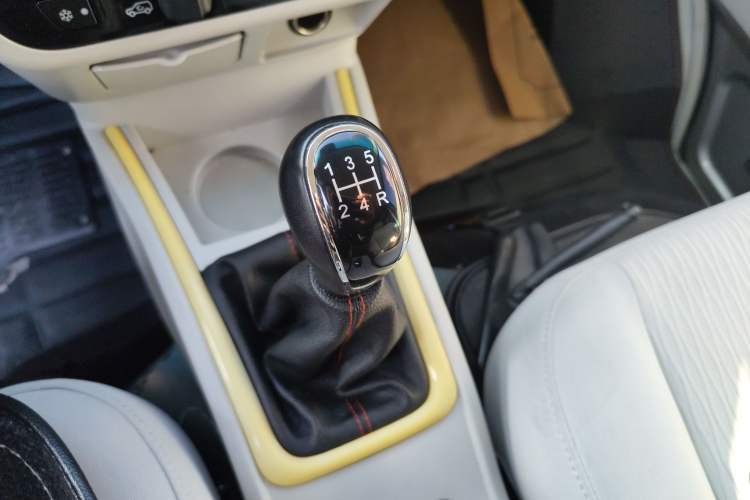 Used Jinbei New Hiace X30L 2021 1.5L Wealth Van Non-Air-Conditioned Version China VI Standard SWC15M Gear Lever