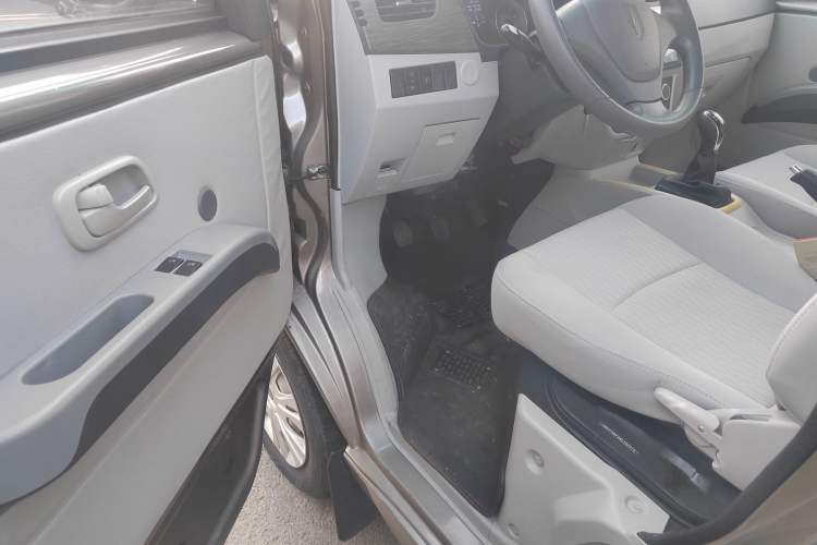 Used Jinbei New Hiace X30L 2021 1.5L Wealth Edition Bus Non-Air-Conditioned China VI Standard SWC15M Interior 2