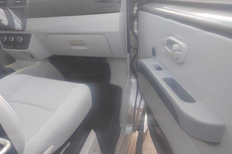 Used Jinbei New Hiace X30L 2021 1.5L Wealth Edition Bus Non-Air-Conditioned China VI Standard SWC15M Interior 6
