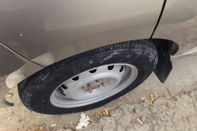 Used Jinbei New Hiace X30L 2021 1.5L Wealth Edition Bus Non-Air-Conditioned China VI Standard SWC15M Left Front Wheel Hub