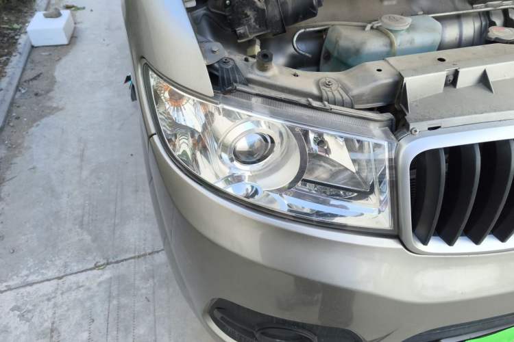 Used Jinbei New Hiace X30L 2021 1.5L Wealth Edition Bus Non-Air-Conditioned China VI Standard SWC15M Right Front Headlight