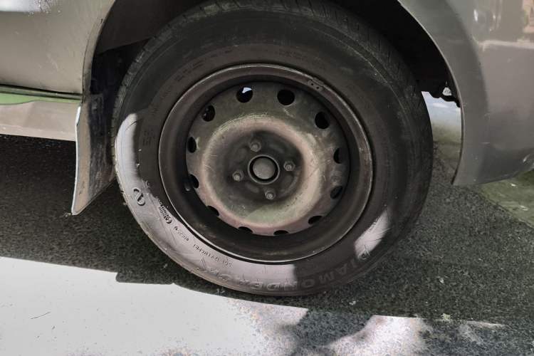 Used Jinbei New Hiace X30L 2021 1.5L Wealth Van Non-Air-Conditioned Version China VI Standard SWC15M Right Front Wheel Hub