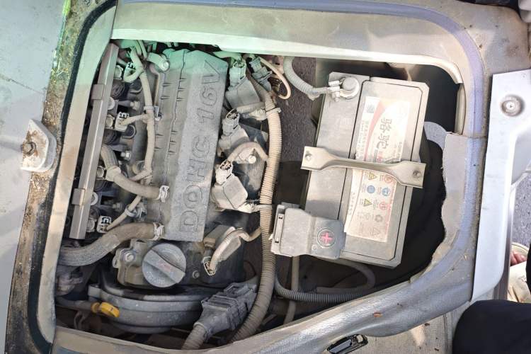 Used Jinbei New Hiace X30L 2021 1.5L Wealth Central Air Conditioning Edition Van China VI Standard SWC15M Engine Bay Left