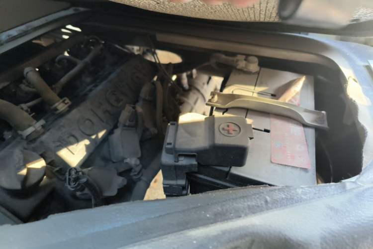 Used Jinbei New Hiace X30L 2021 1.5L Wealth Central Air Conditioning Edition Van China VI Standard SWC15M Engine Bay Right