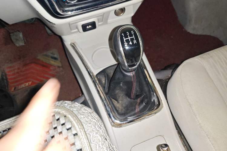 Used Jinbei New Hiace X30L 2021 1.5L Wealth Central Air Conditioning Version Coach China VI Standard SWC15M Gear Lever
