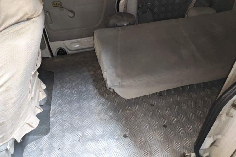 Used Jinbei New Hiace X30L 2021 1.5L Wealth Central Air Conditioning Version Coach China VI Standard SWC15M Left Rear Seat