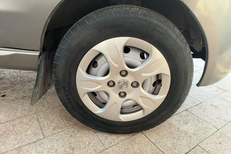 Used Jinbei New Hiace X30L 2021 1.5L Wealth Central Air Conditioning Edition Van China VI Standard SWC15M Right Front Wheel Hub
