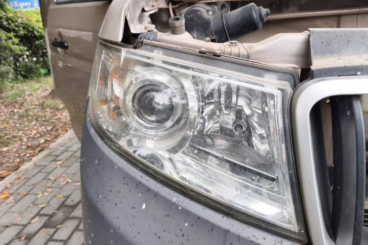Used Jinbei New Hiace X30L 2021 1.5L Wealth Central Air Conditioning Version Coach China VI Standard SWC15M Right Front Headlight