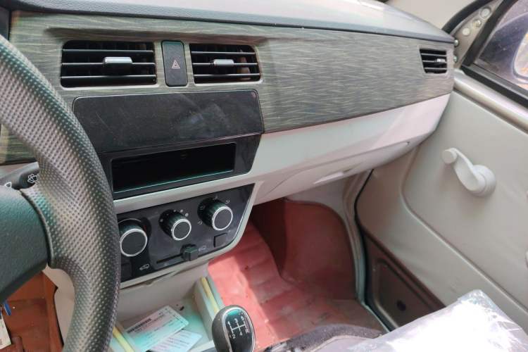 Used Jinbei New Hiace X30L 2021 1.5L Wealth Edition Bus Non-Air-Conditioned China VI Standard SWC15M Audio And AC Panel